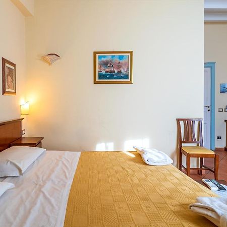 Hotel Mediterraneo Syracuse Exterior photo