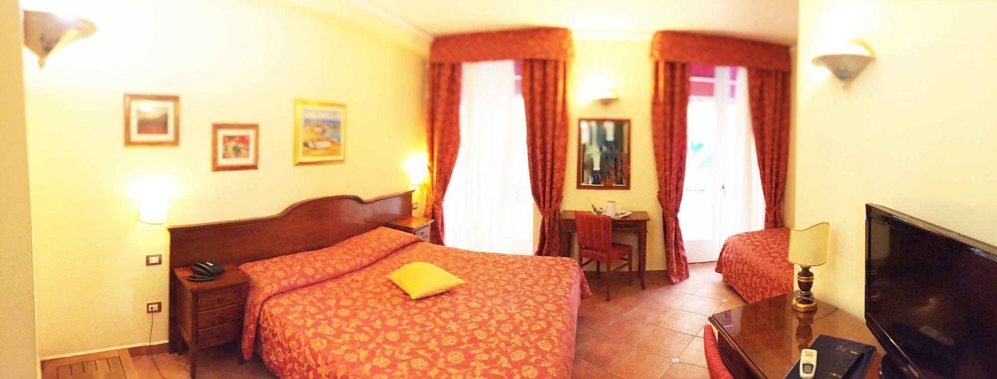 Hotel Mediterraneo Syracuse Exterior photo