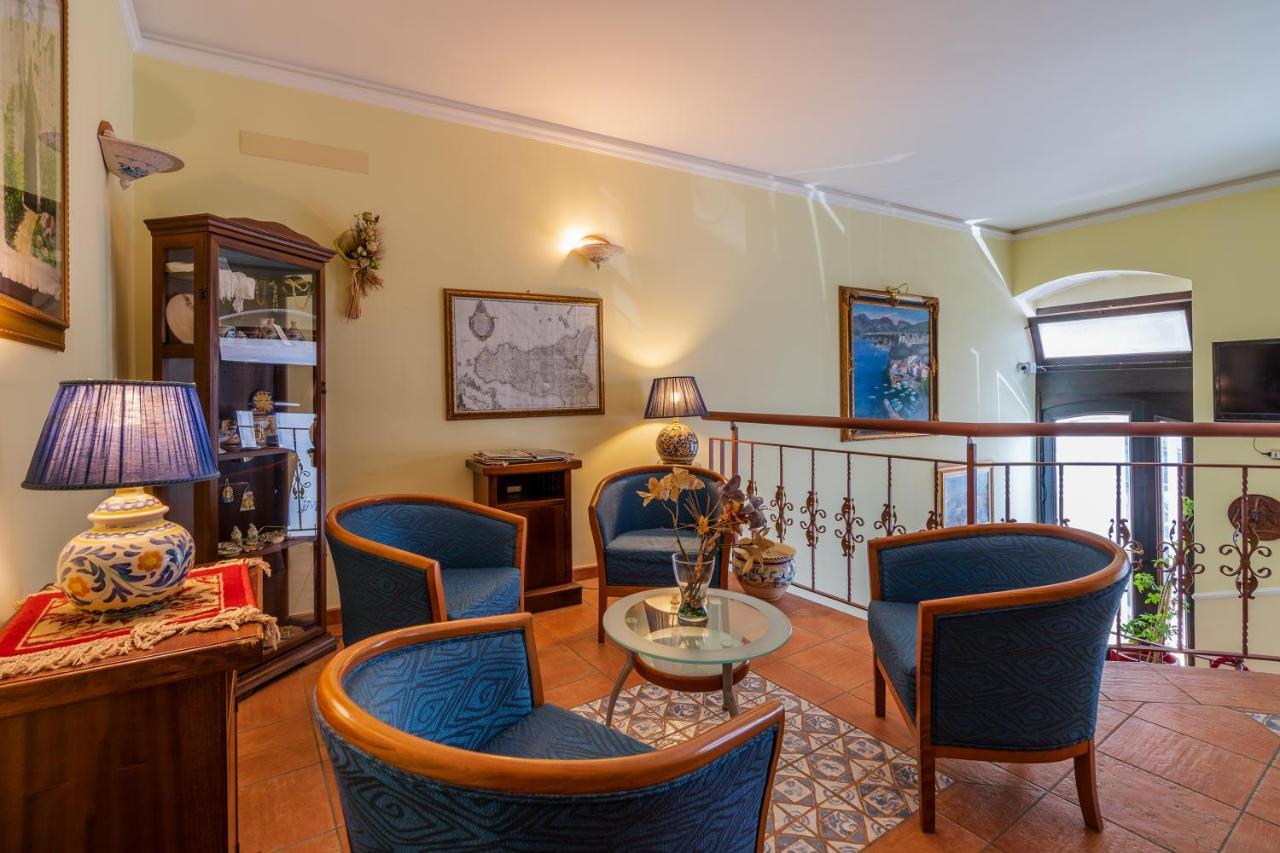 Hotel Mediterraneo Syracuse Exterior photo