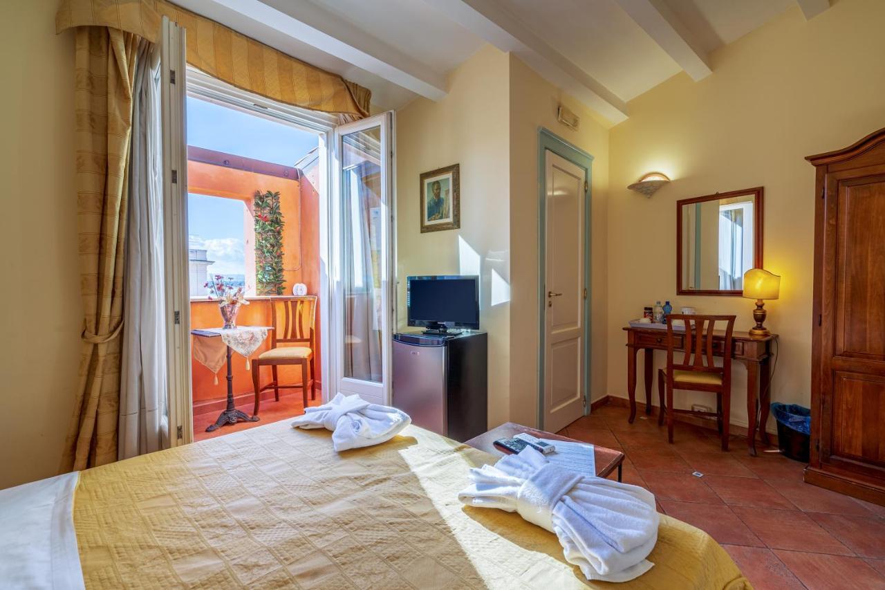 Hotel Mediterraneo Syracuse Exterior photo