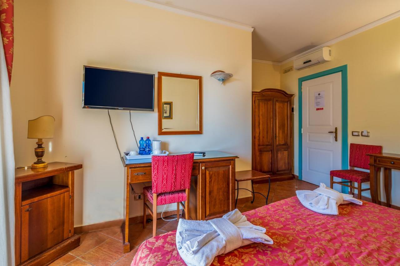 Hotel Mediterraneo Syracuse Exterior photo