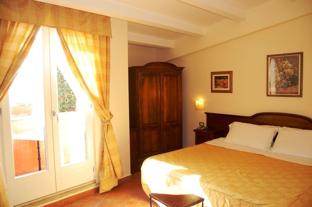 Hotel Mediterraneo Syracuse Exterior photo