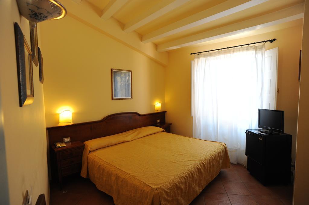Hotel Mediterraneo Syracuse Exterior photo