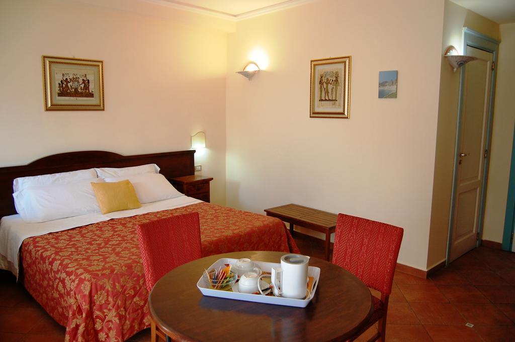 Hotel Mediterraneo Syracuse Exterior photo